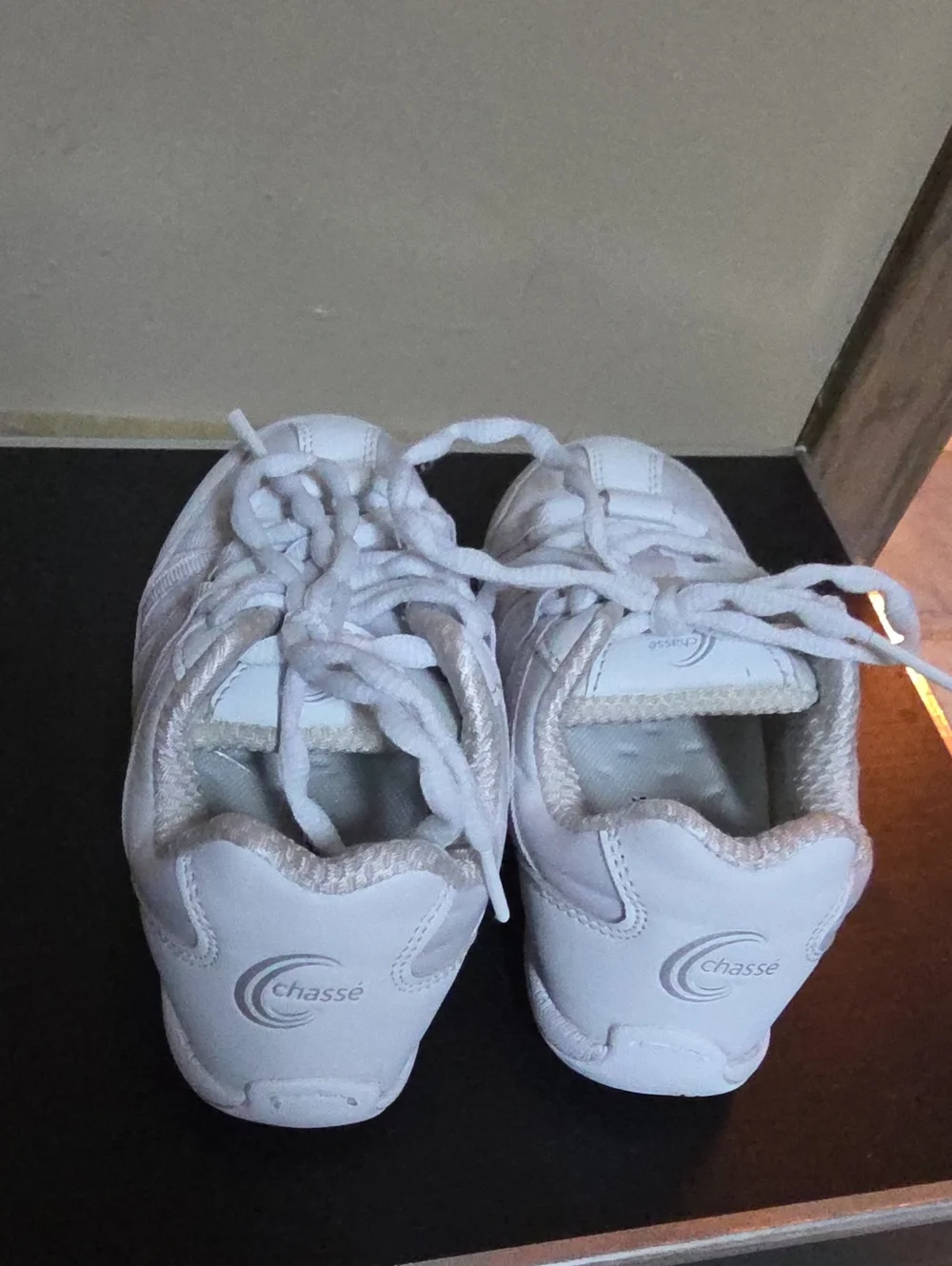 Chassé Kids White Lace-Up Sneakers - Youth Active